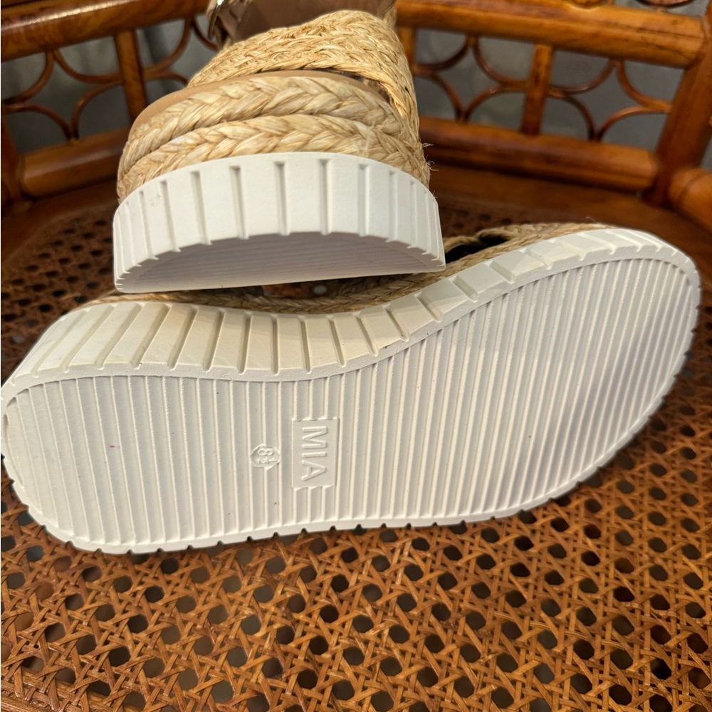 Mia Women's Tan Woven Platform Sandals size 8.1/2 - Picture 5 of 6